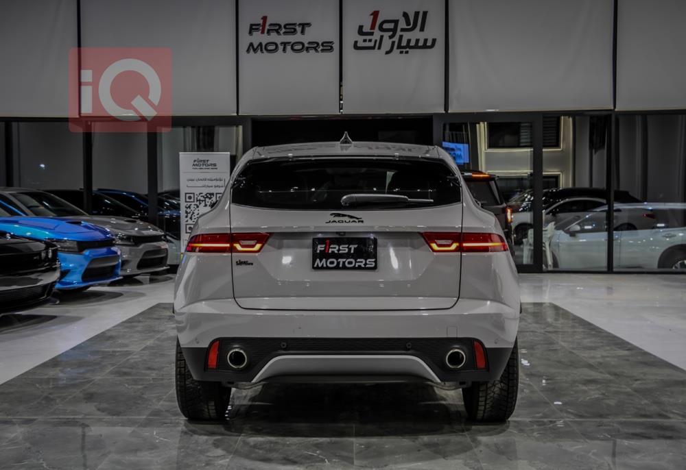 جاكوار إي- بيس